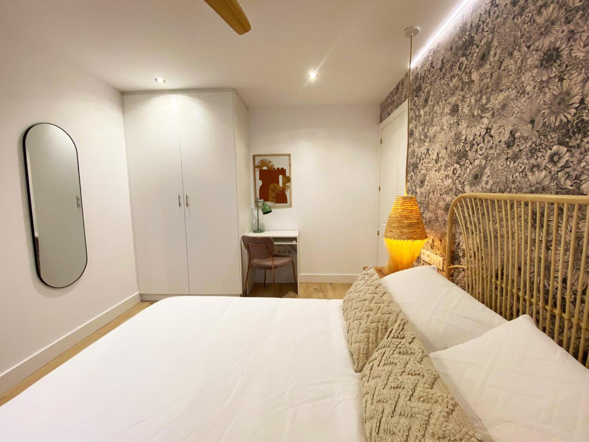 Am IV Segovia Vut Apartment ภายนอก รูปภาพ